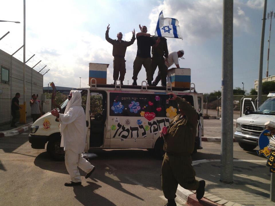 Nanach Soldiers Leors Van